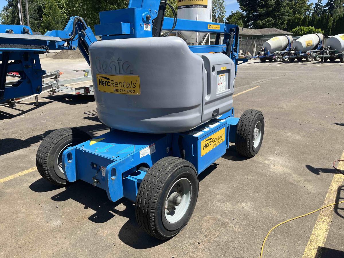 2013 Genie Z-45/25J