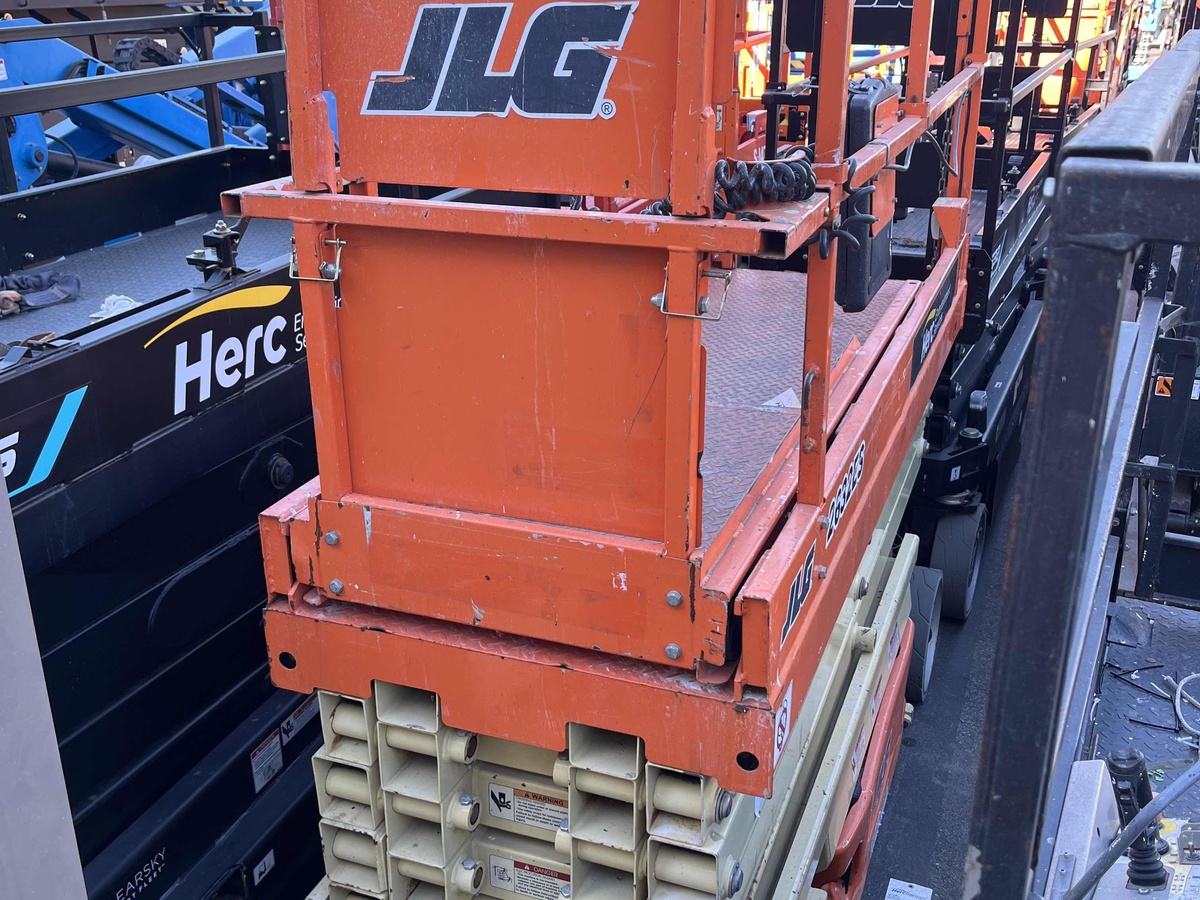 2017 JLG 2632ES-2