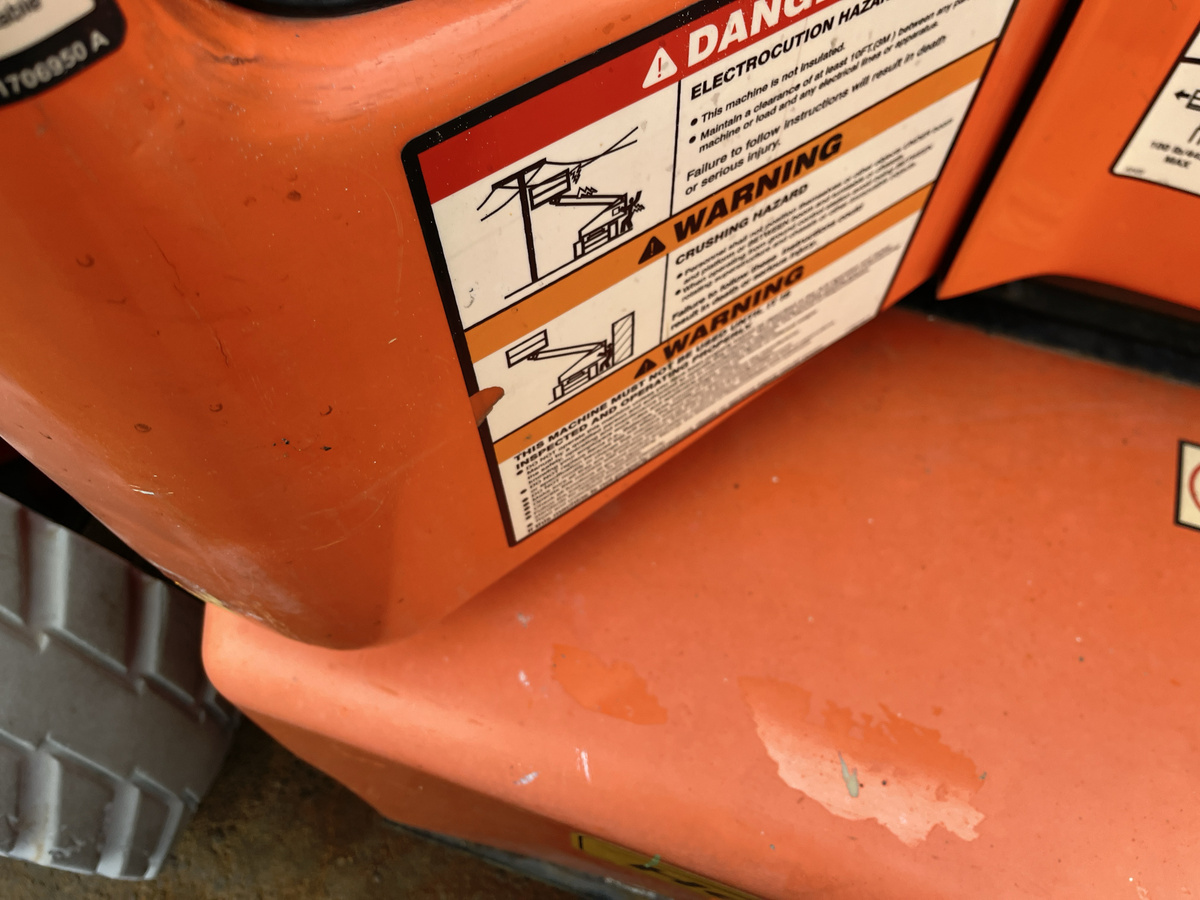 2013 JLG E450AJ-6