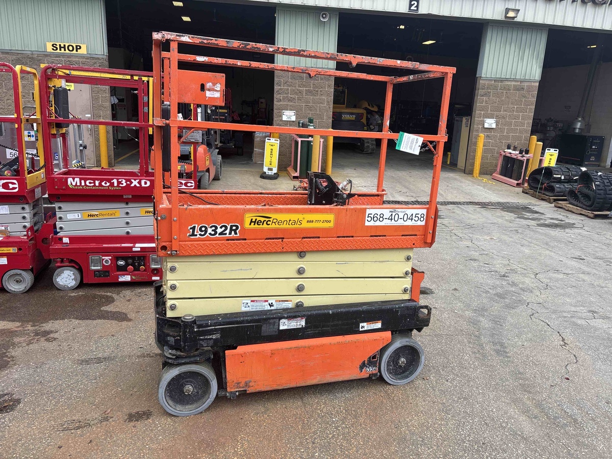 2018 JLG 1932R-4