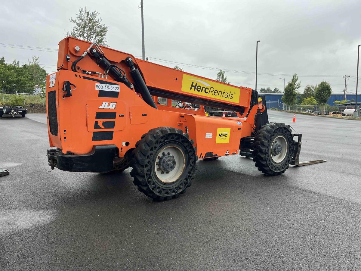 2017 SkyTrak 8042