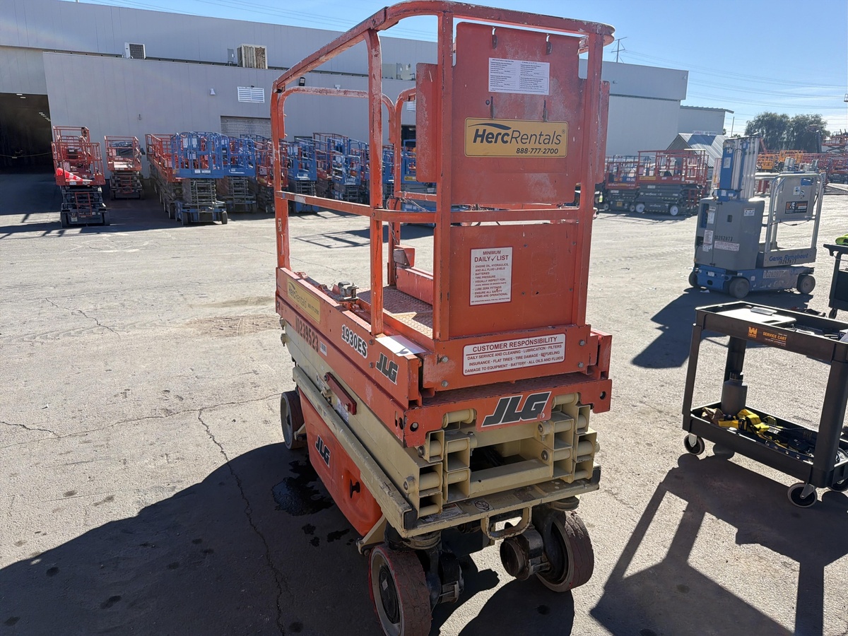 2018 JLG 1930ES