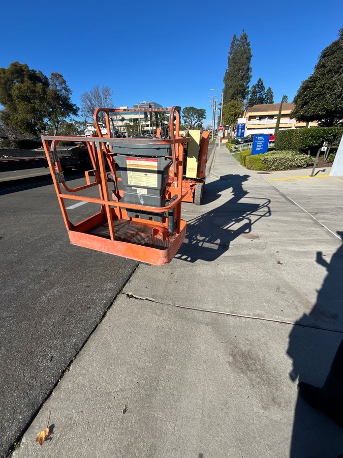 2016 JLG E300AJP-4