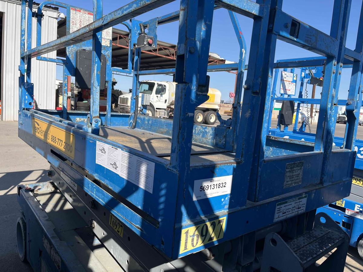 2012 Genie GS-2646-3