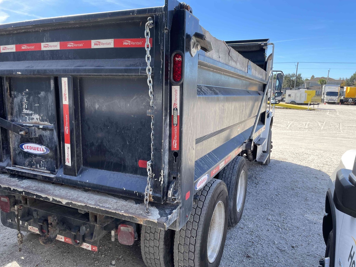 2016 Freightliner M2106-3