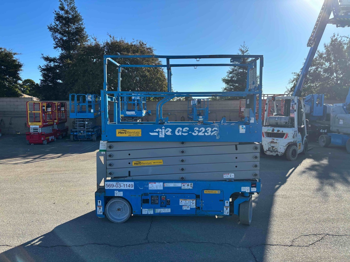 2017 Genie GS-3232-3