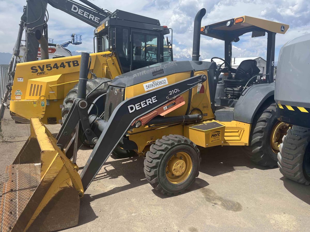 2015 John Deere 210L