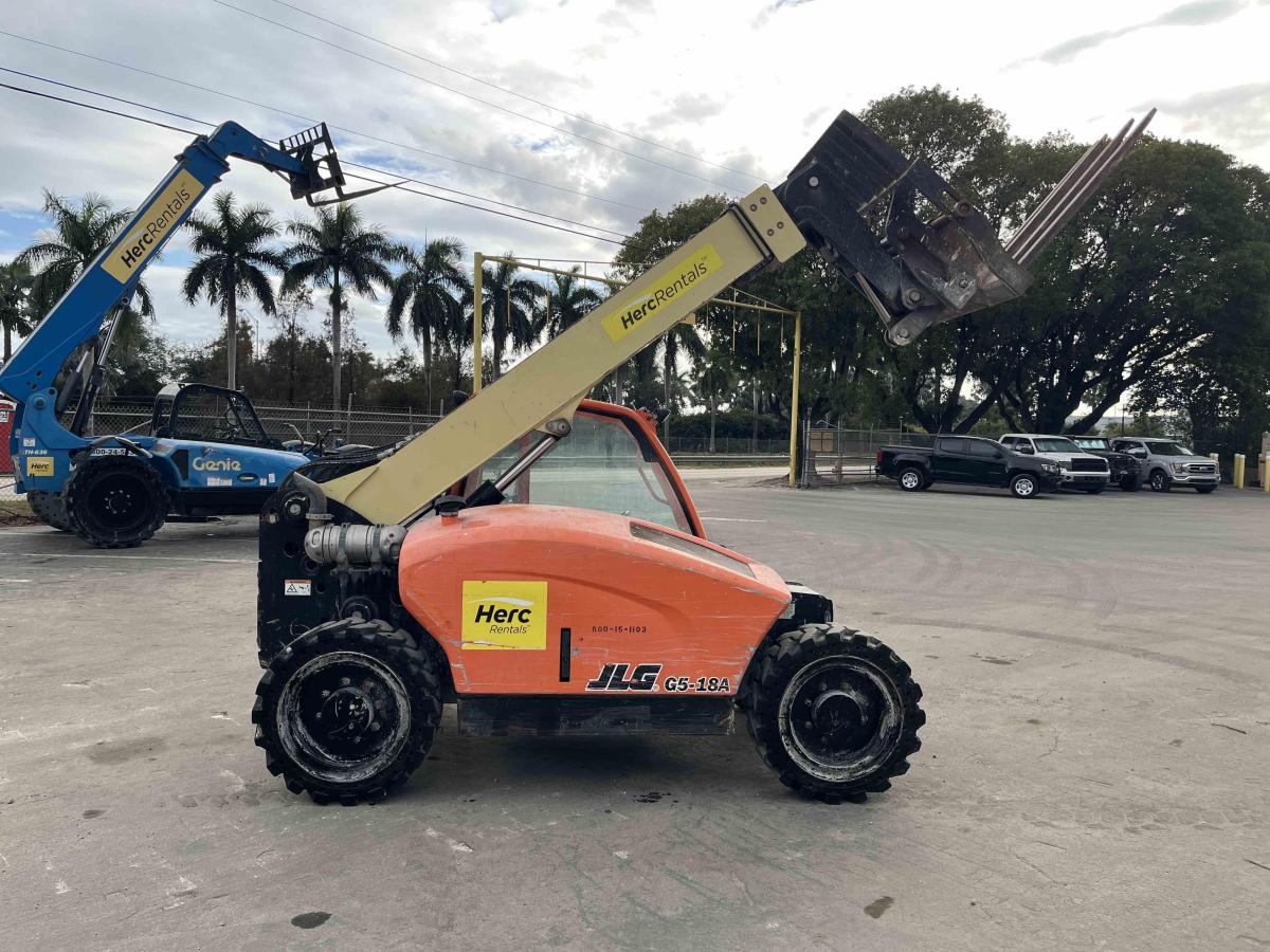2017 JLG G5-18A