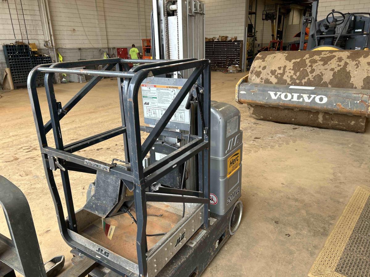 2018 JLG 20MVL-3