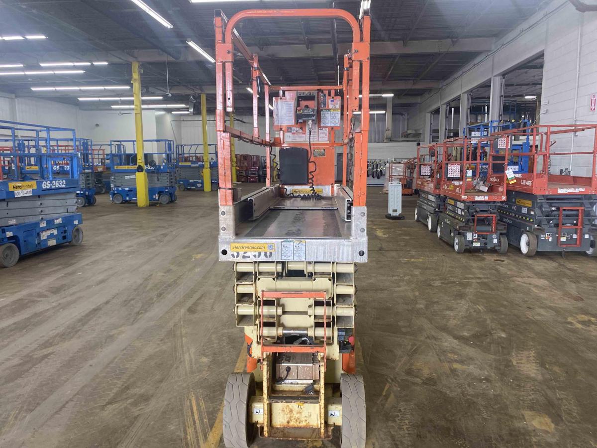 2012 JLG 2630ES