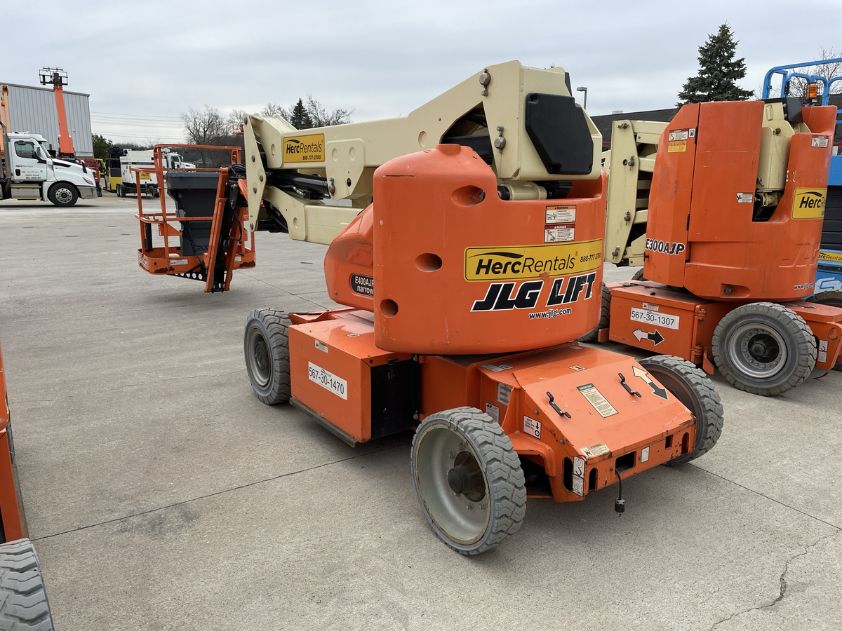 2016 JLG E400AJPN