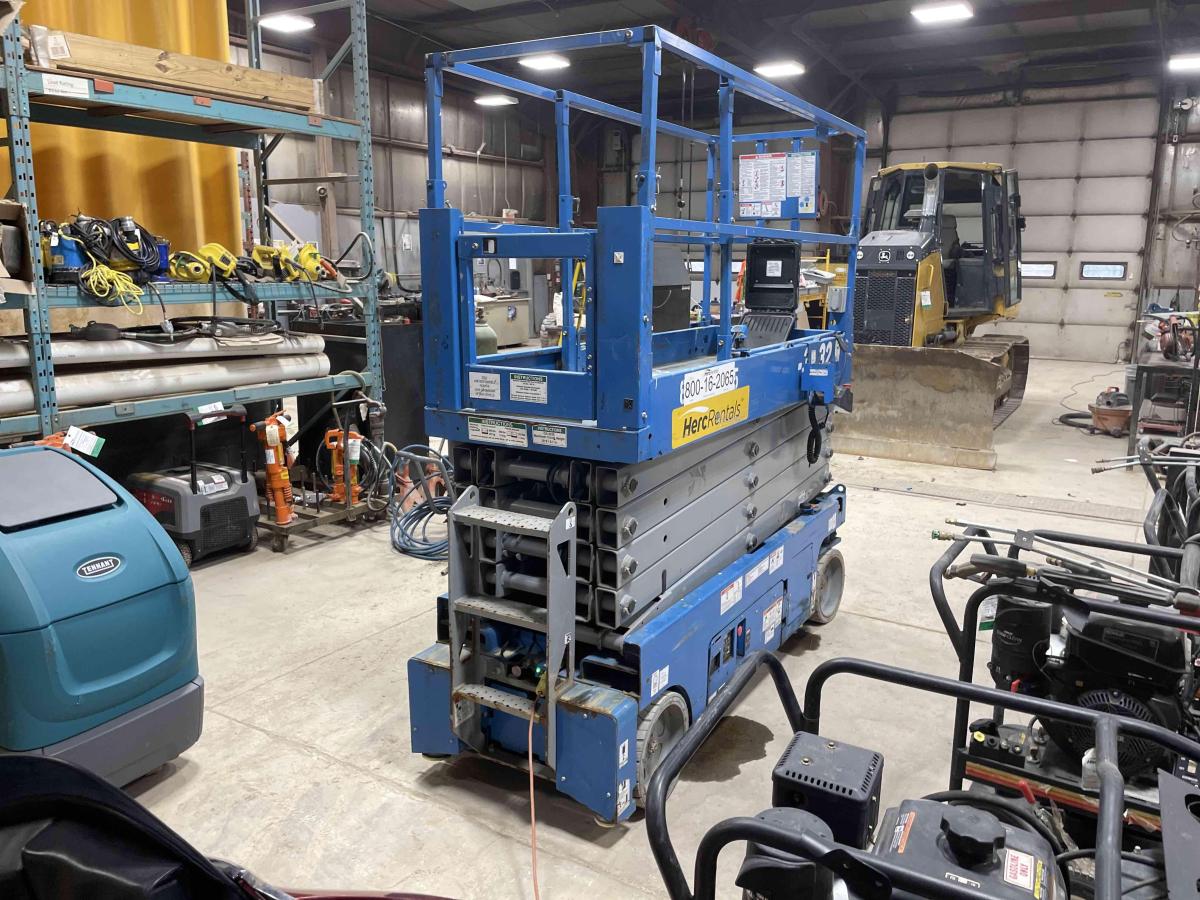 2017 Genie GS-3232
