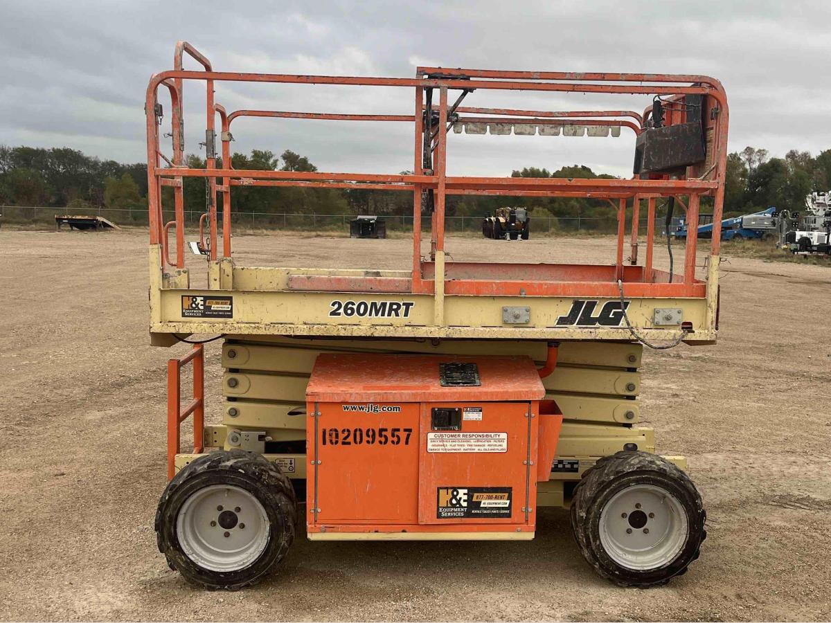 2017 JLG 260MRT-9