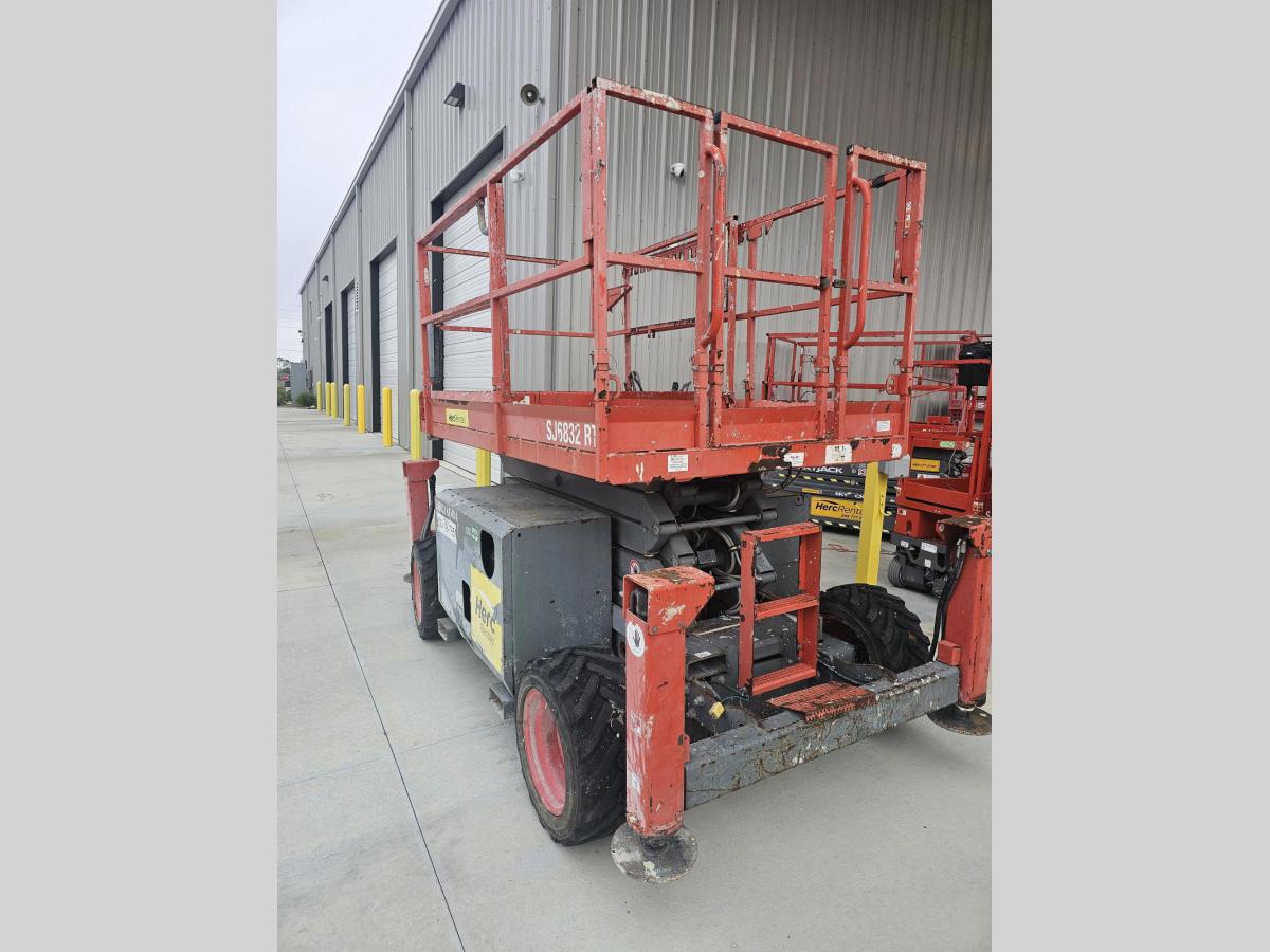 2018 Skyjack SJ-6832RT