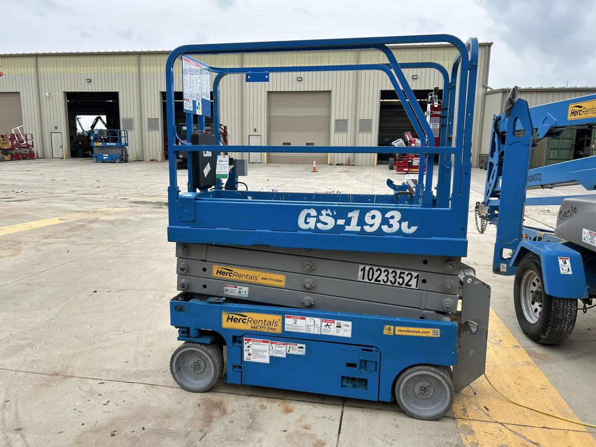 2017 Genie GS-1930