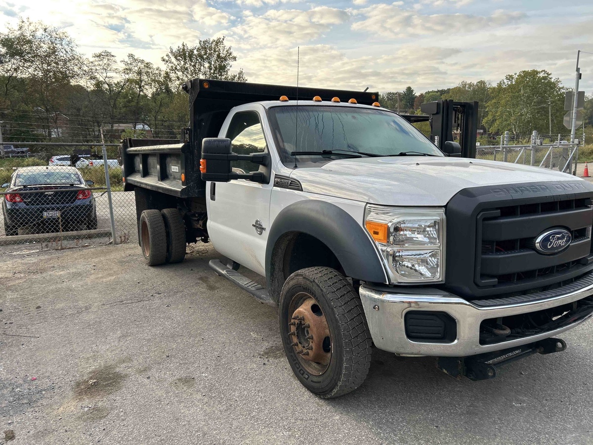 2016 Ford F550-3