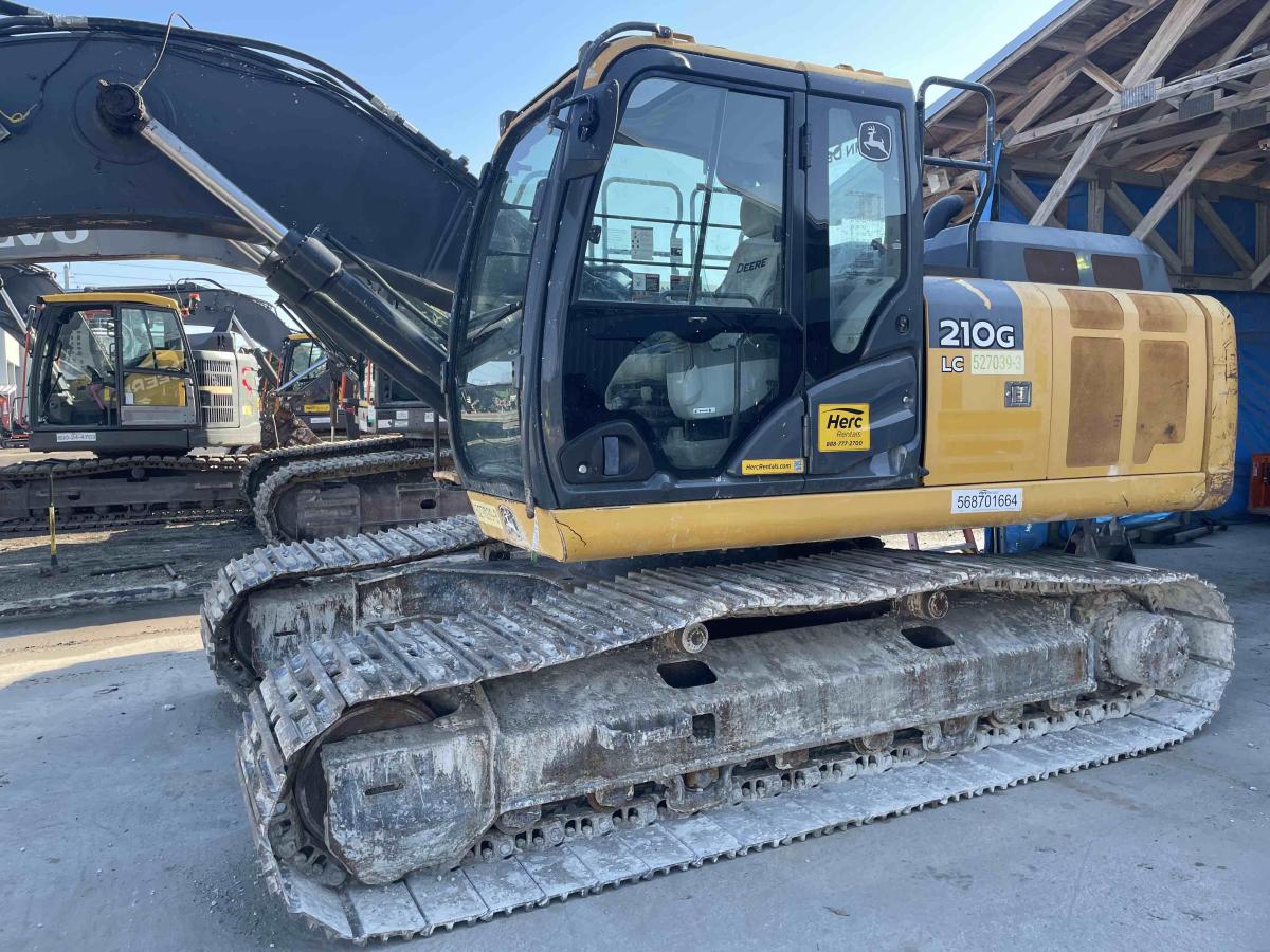 2019 John Deere 210G