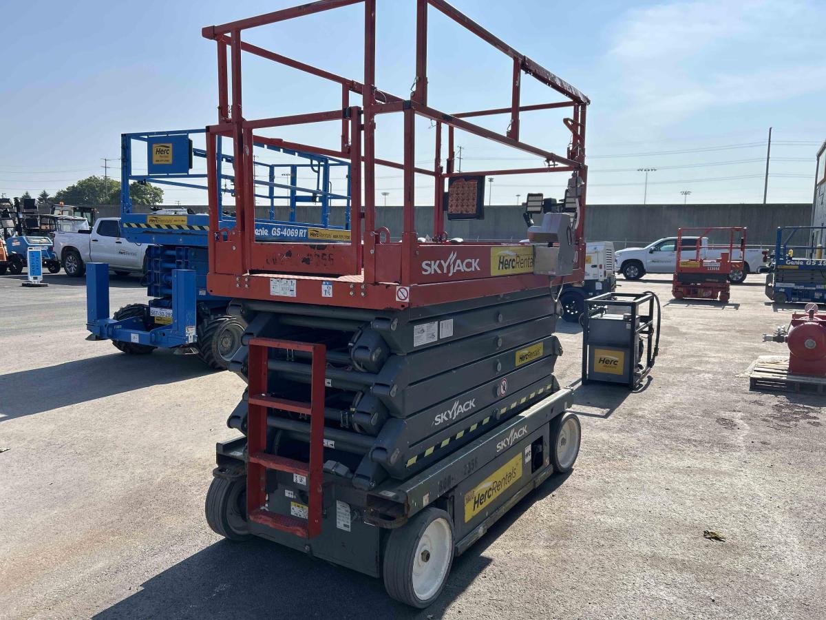 2017 Skyjack SJ4740-3