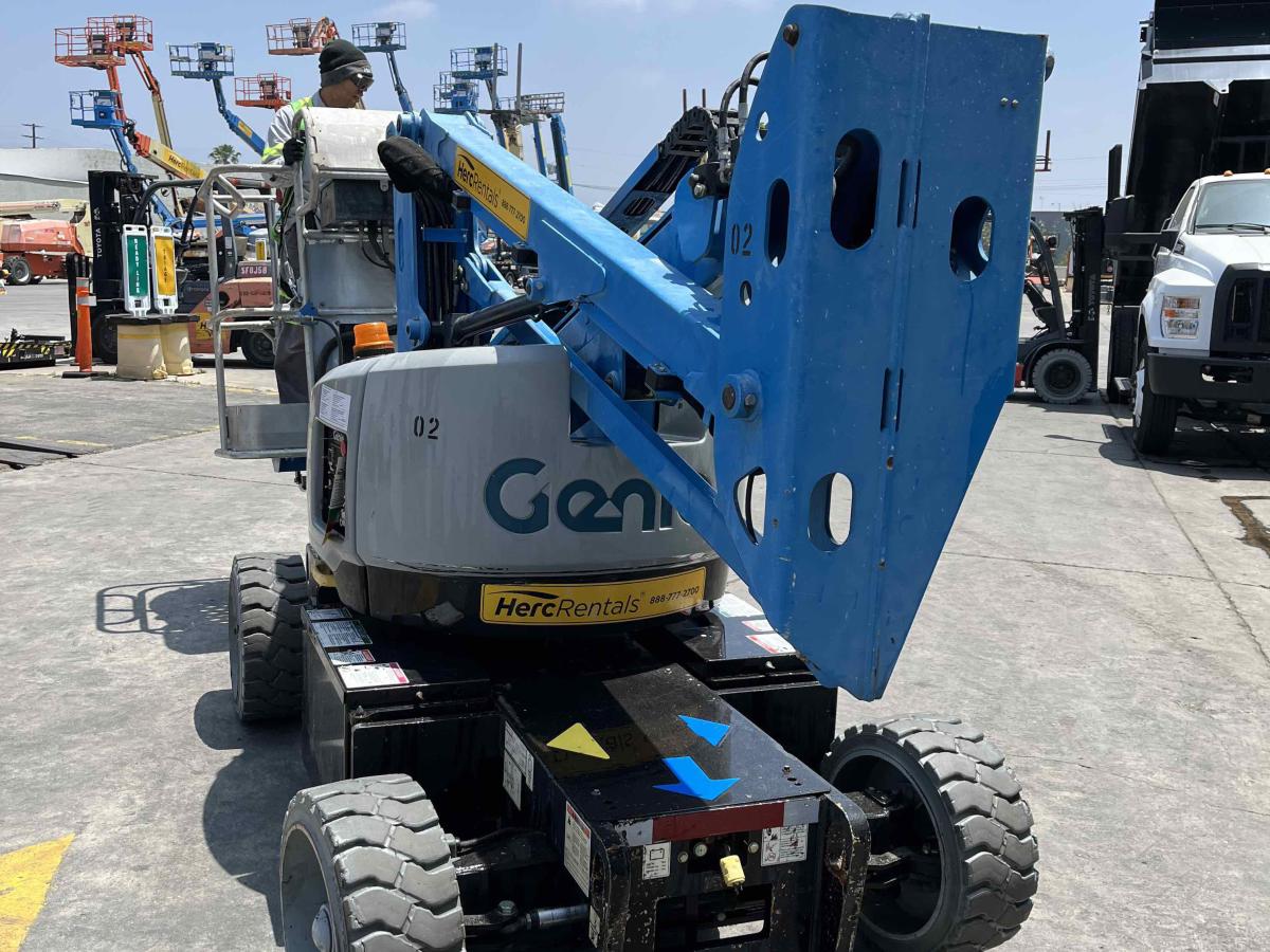 2016 Genie Z-33/18