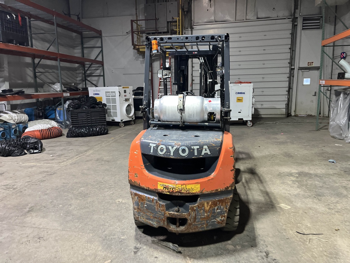 2017 Toyota 8FGU30-3