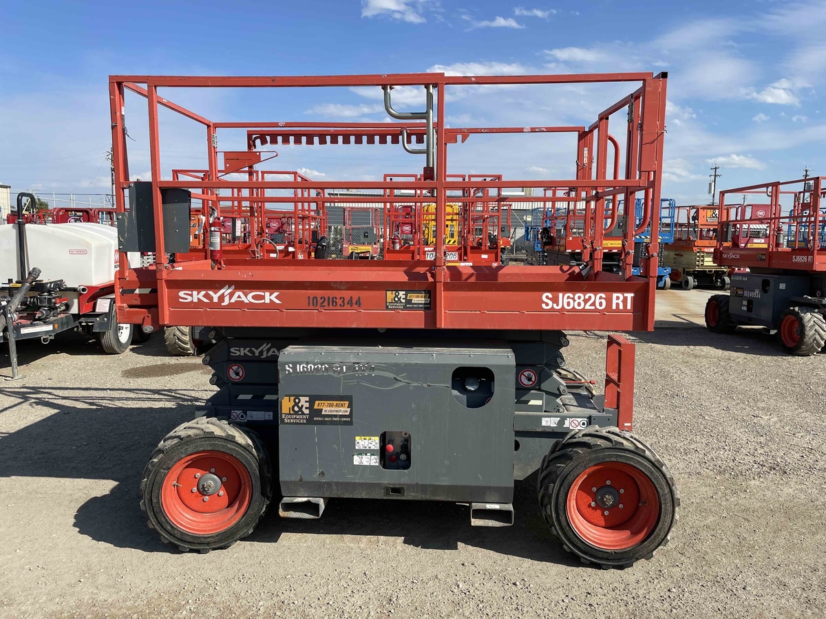 2017 Skyjack SJ-6826RT-1