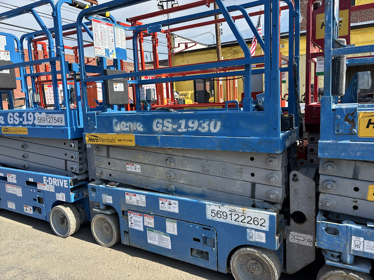 2018 Genie GS-1930