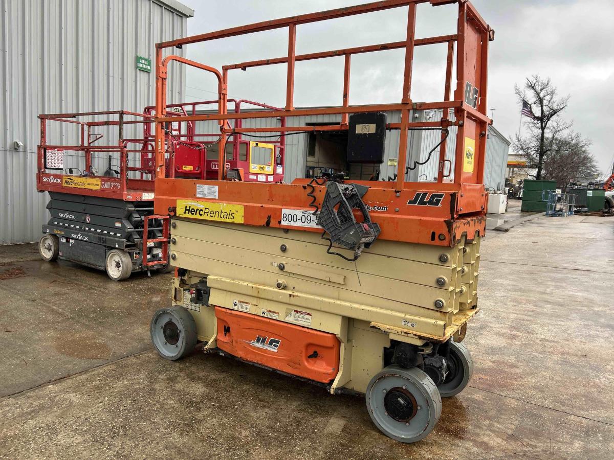 2016 JLG 2632ES