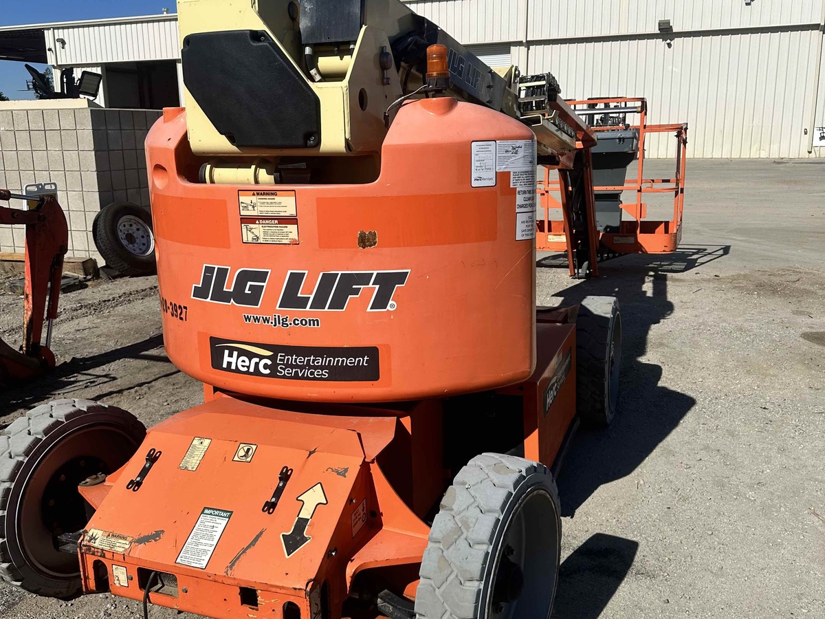 2018 JLG E450AJ-3