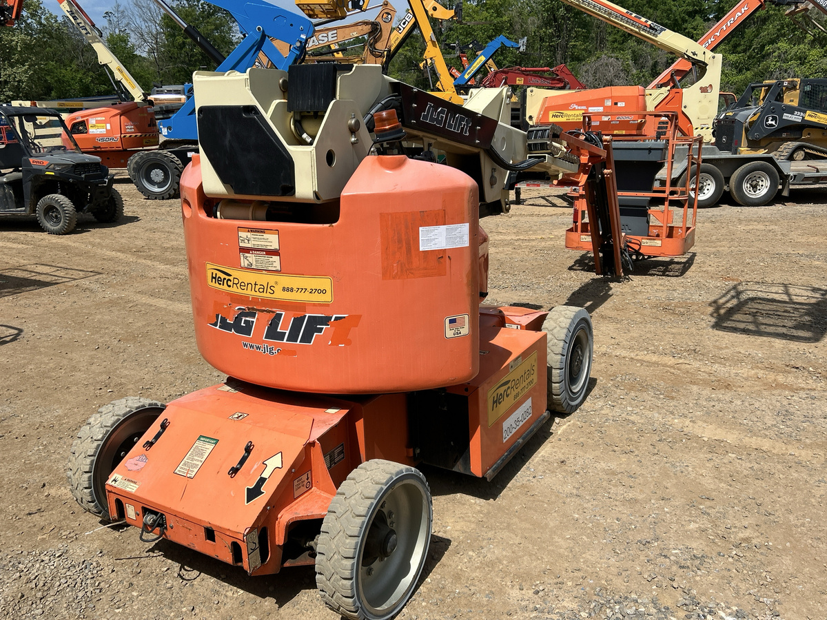 2015 JLG E400AJPN-5