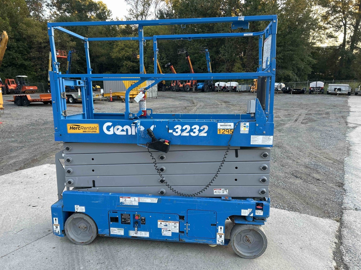 2018 Genie GS-3232-3