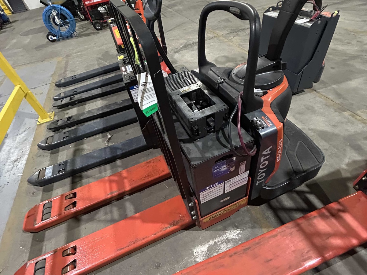 2021 Toyota 8HBE30-3