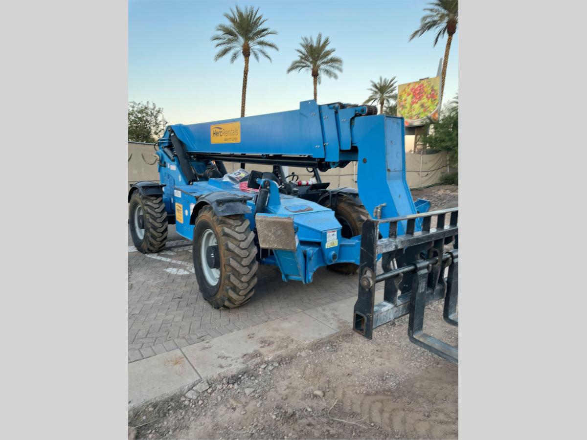 2017 Genie GTH-1056