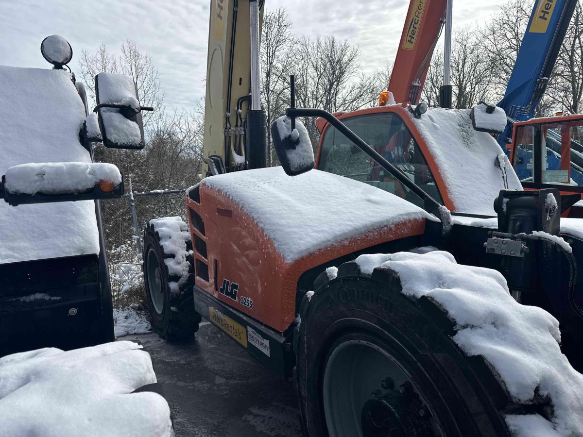 2018 JLG 1255