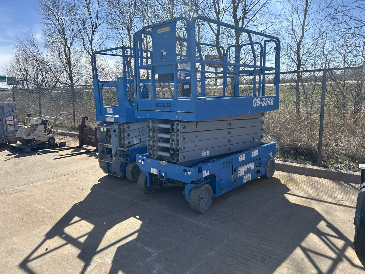2018 Genie GS-3246