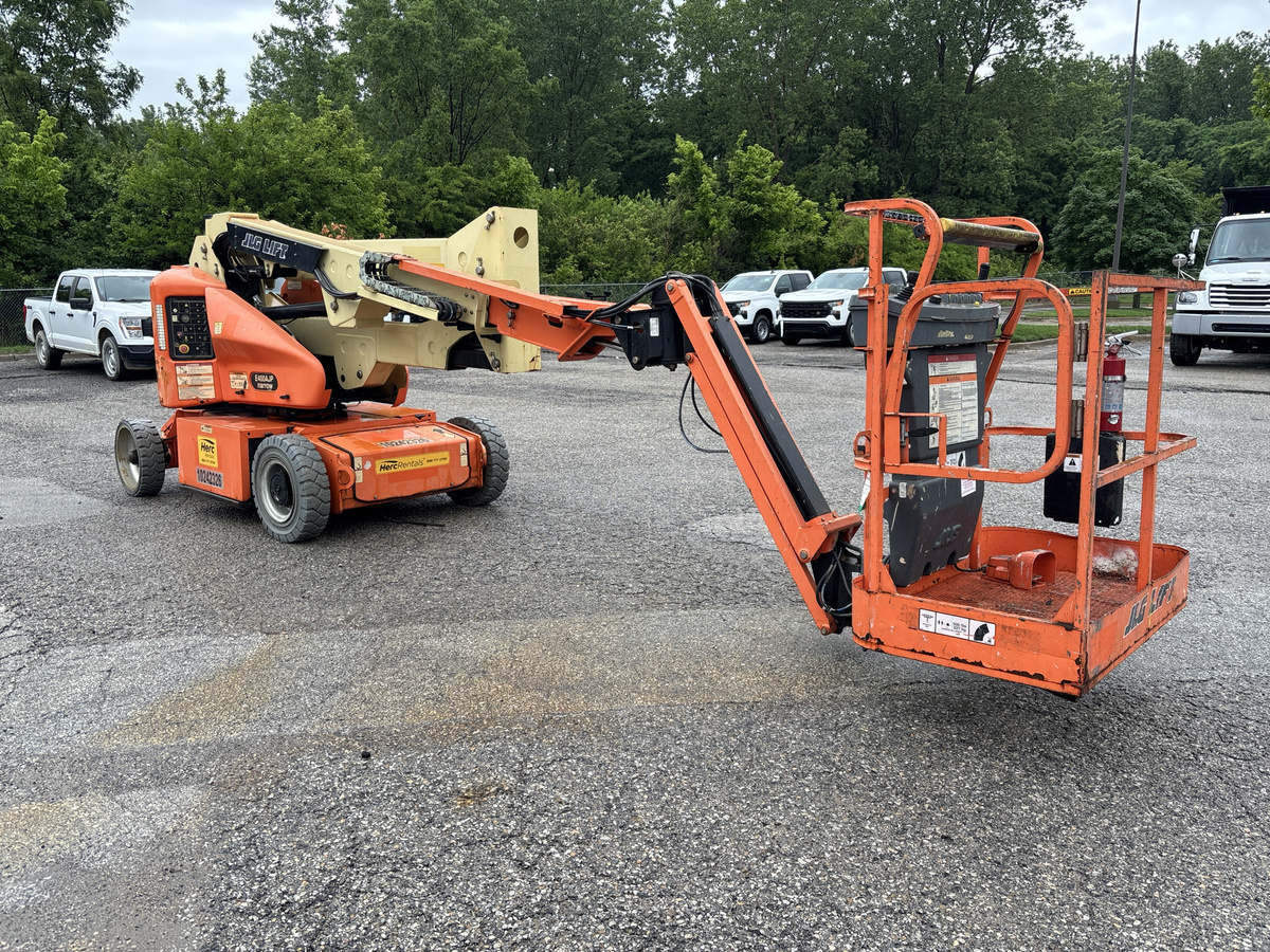 2018 JLG E400AJPN-9