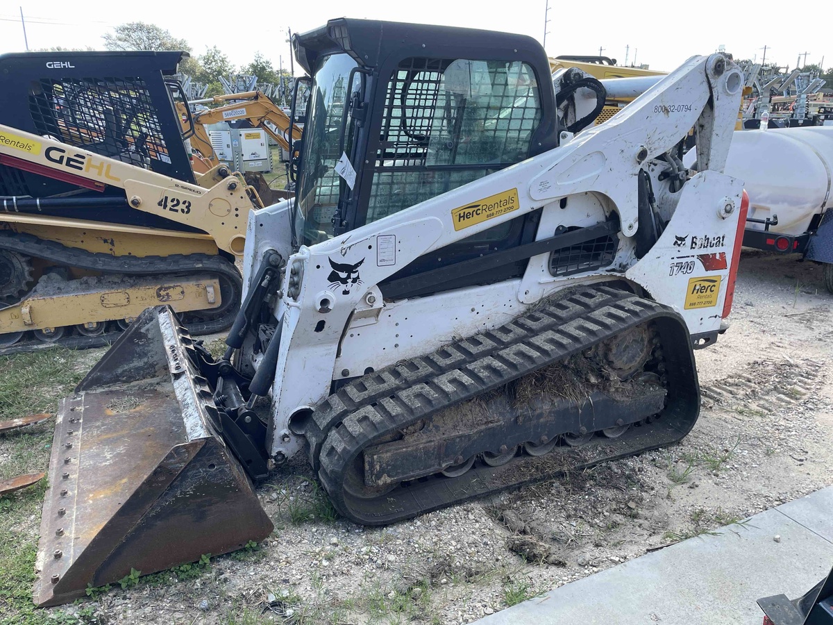2021 Bobcat T740-4