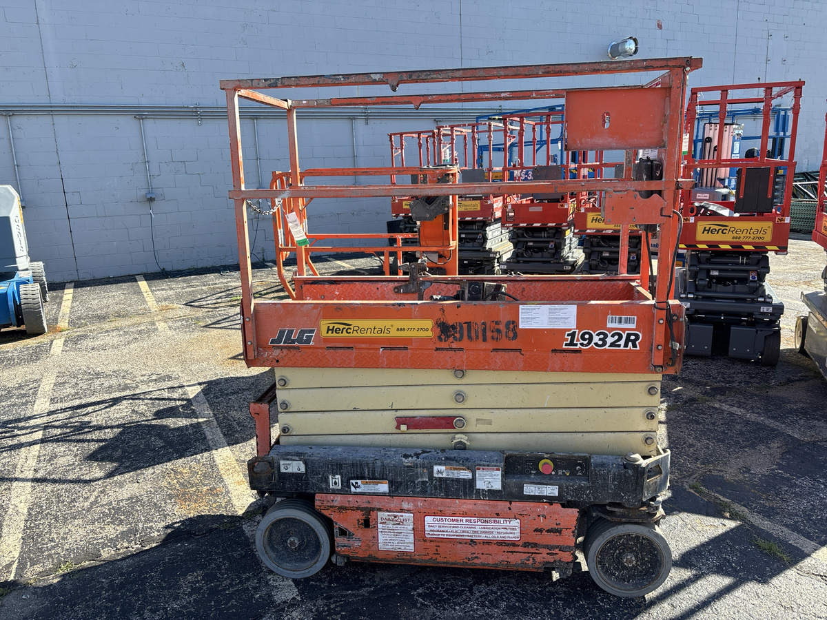 2019 JLG 1932R