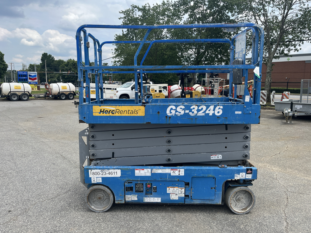 2018 Genie GS-3246-3