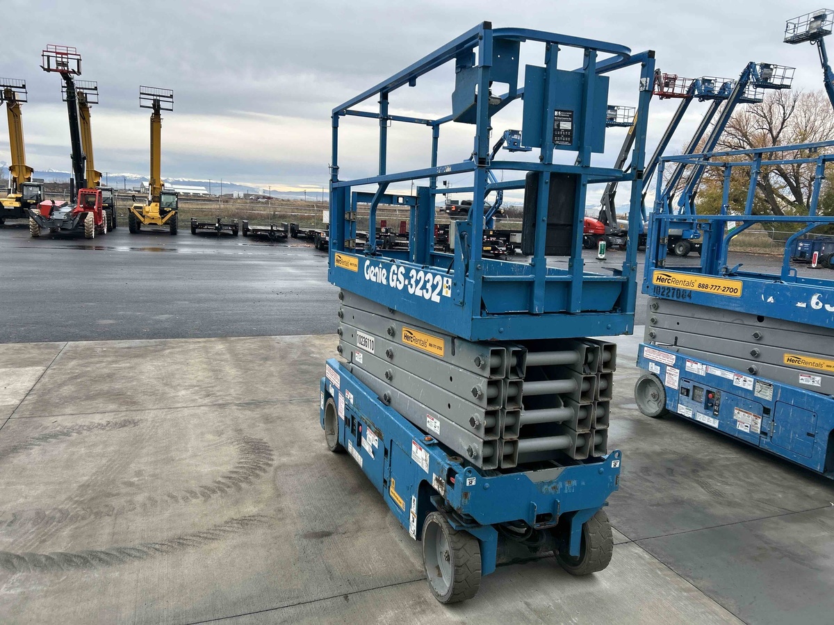2017 Genie GS-3232-4