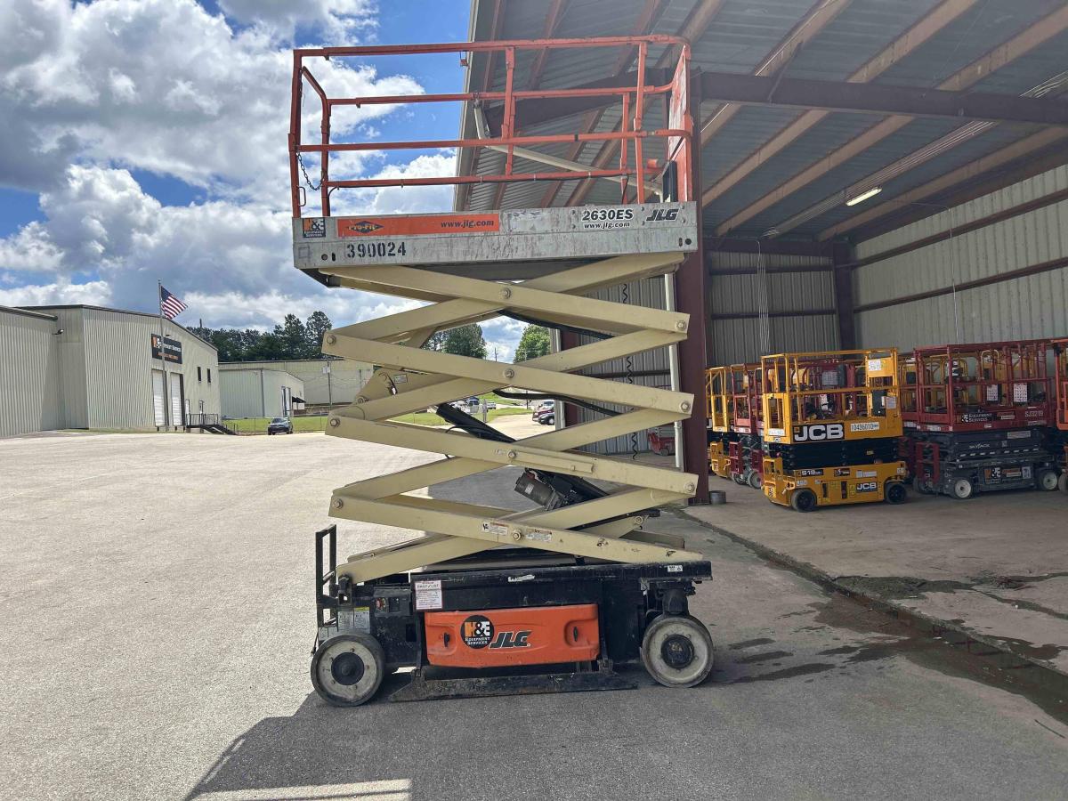 2012 JLG 2630ES
