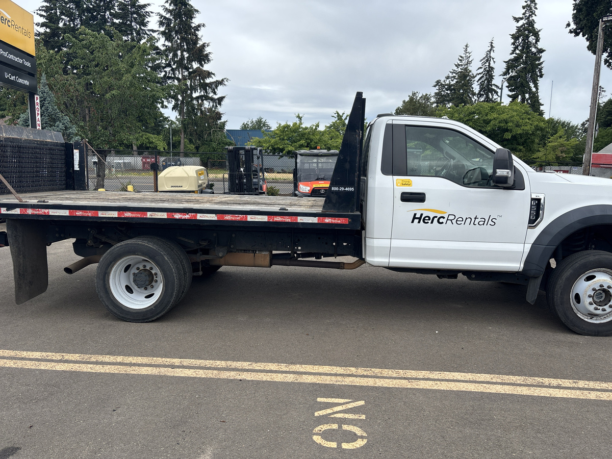 2020 Ford F550-4