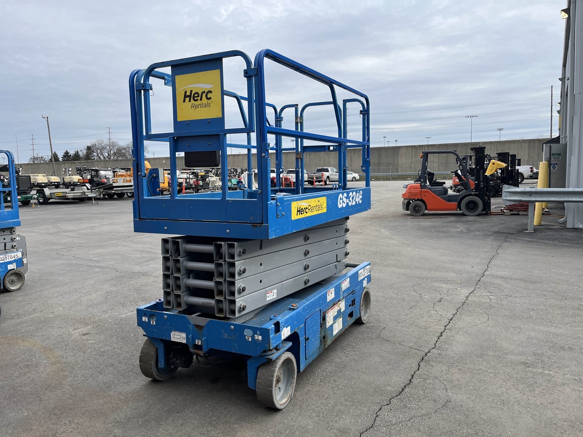 2018 Genie GS-3246