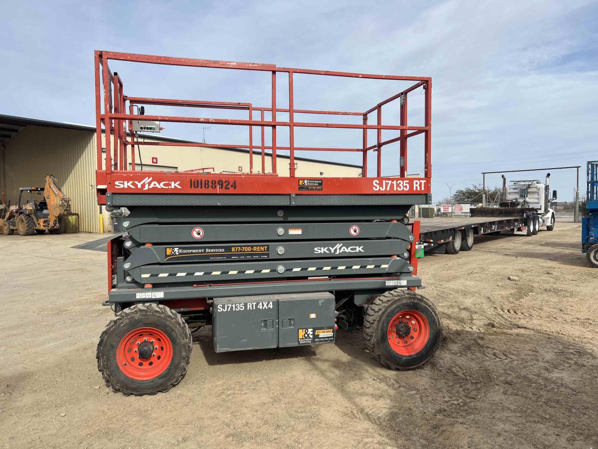 2016 Skyjack SJ-7135RT