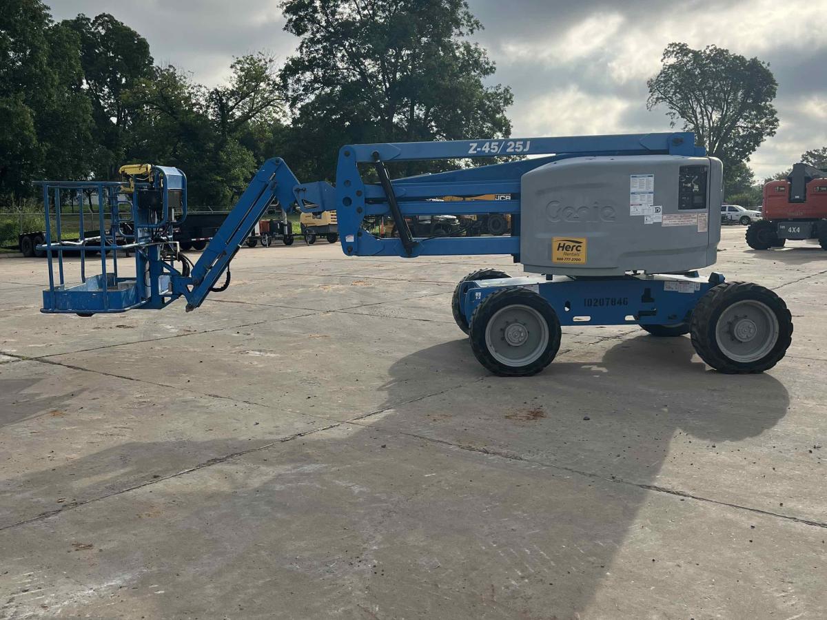 2017 Genie Z-45/25 RT-4
