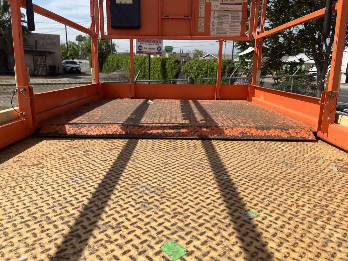 2018 JLG 260MRT-5