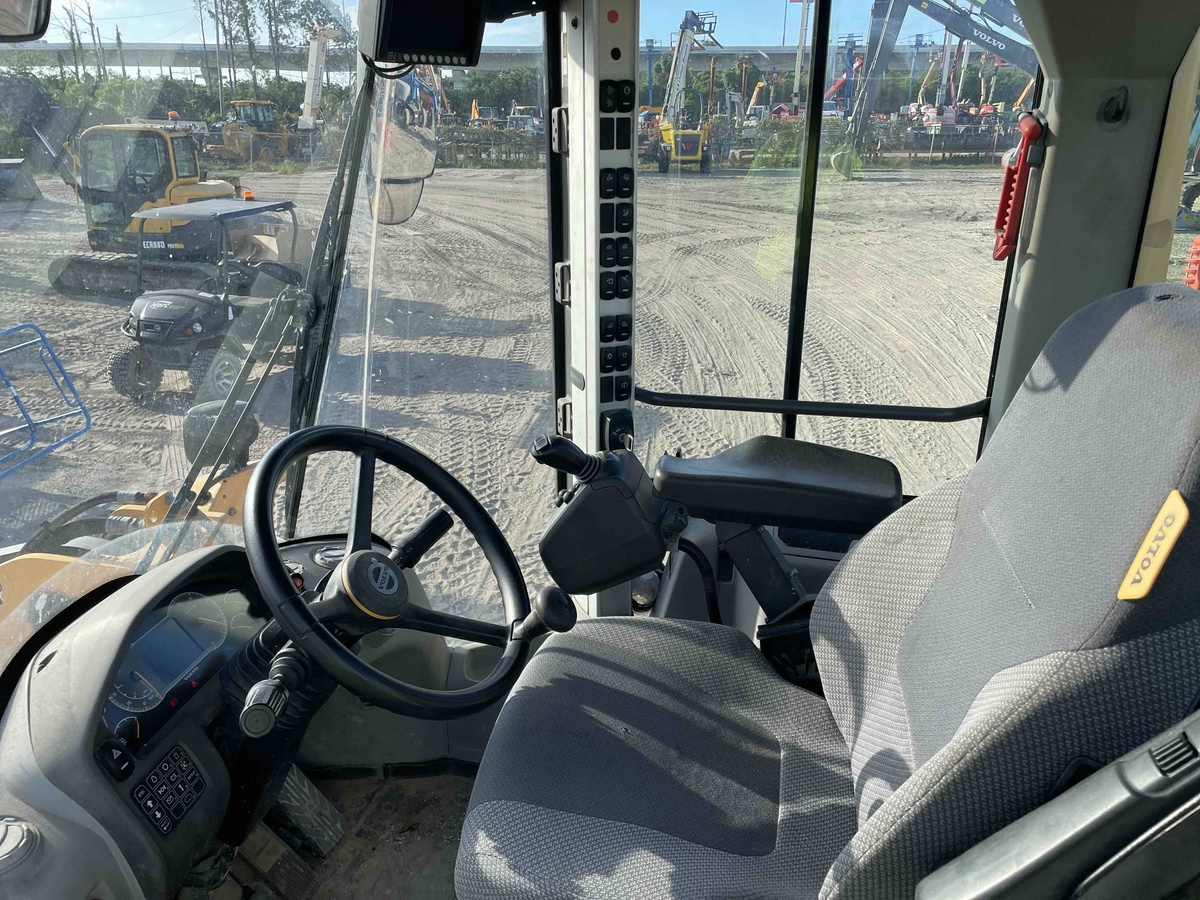 2019 Volvo L90H-5