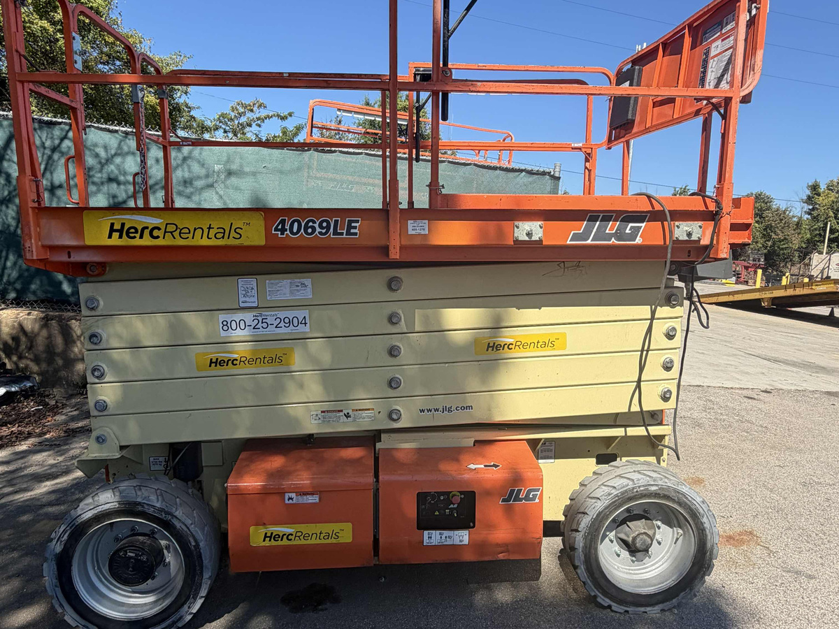 2019 JLG 4069LE