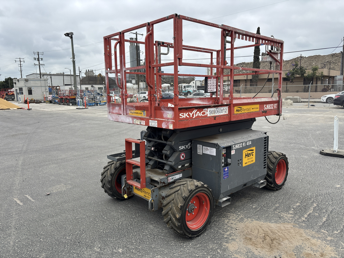 2019 Skyjack SJ-6832RT-3