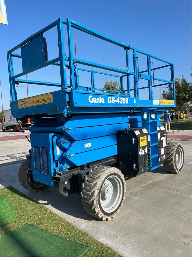 2019 Genie GS-4390 RT-4