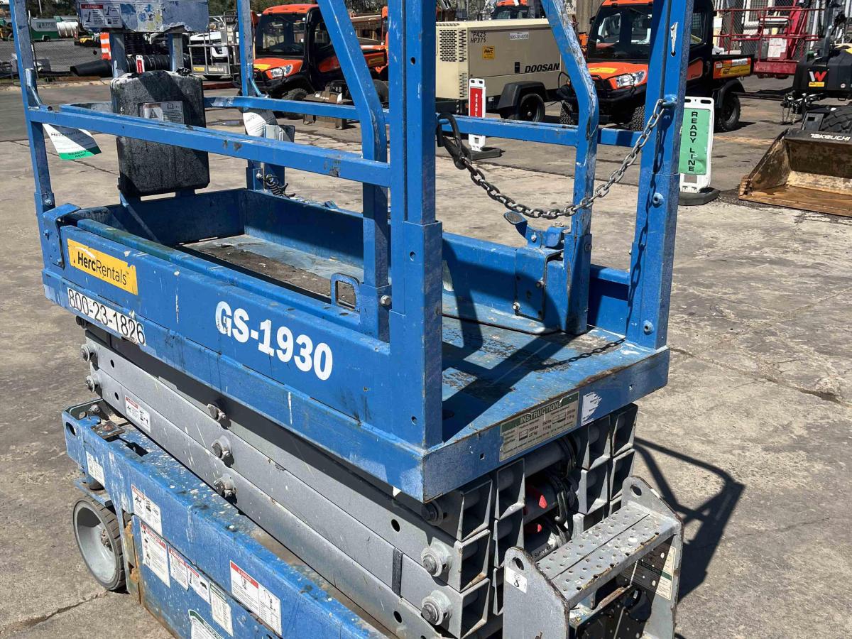 2018 Genie GS-1930